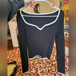 SHEIN Black and White V-Neck Long Sleeve Top